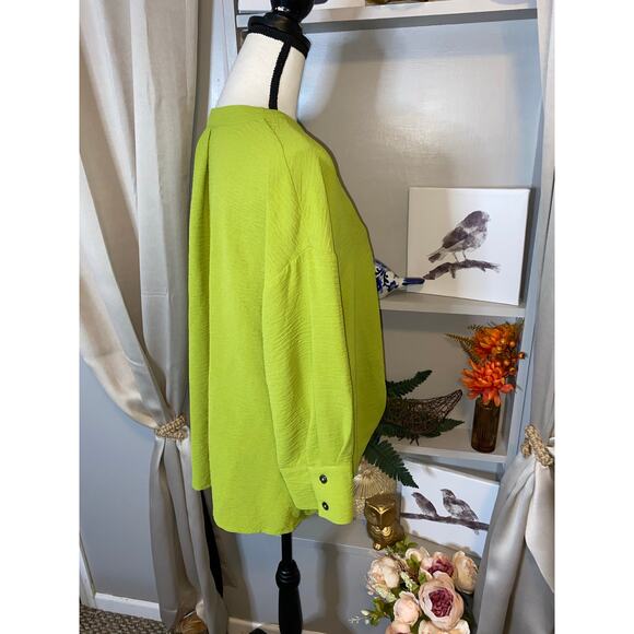 Stunning Unique Ivy Jane size M/L Green GUC Blouse
Top - Picture 4 of 11